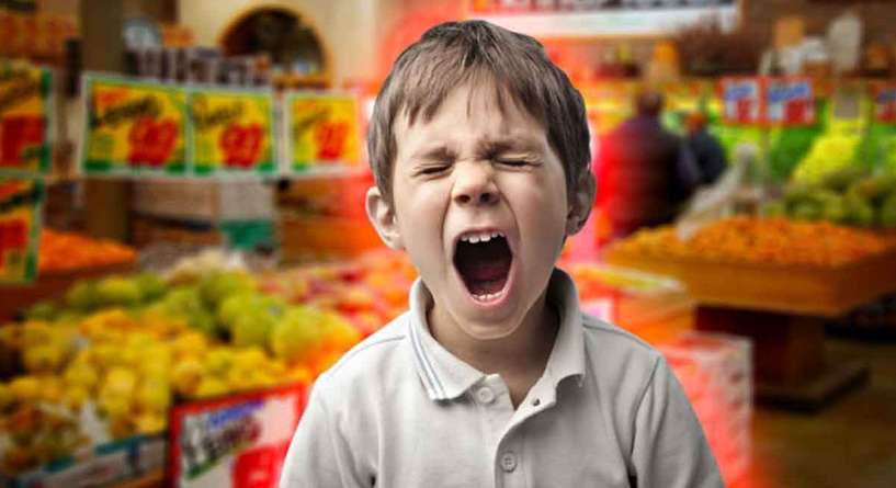 كيفية التصرف مع الطفل العنيد في الاماكن العامة