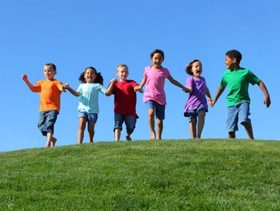 Kinder+Sport يطلق منافسة رياضية بين الأطفال حول العالم!