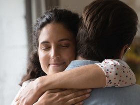 كلمة واحدة من الزوج تدعم المرأة