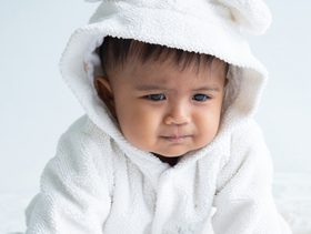علاج الإمساك عند الأطفال في المنزل