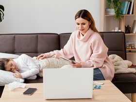 تأثير مرض الاطفال على الأم العاملة